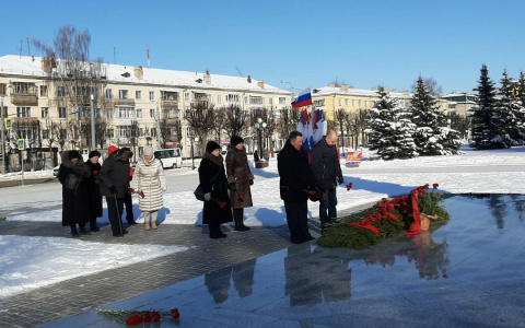 В Йошкар-Оле возложили цветы в честь Дня защитника Отечества