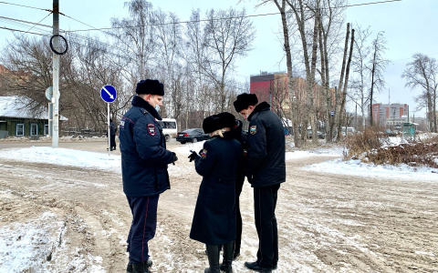 Отдал маршрутку за долги: судебные приставы отняли у мужчины автомобиль