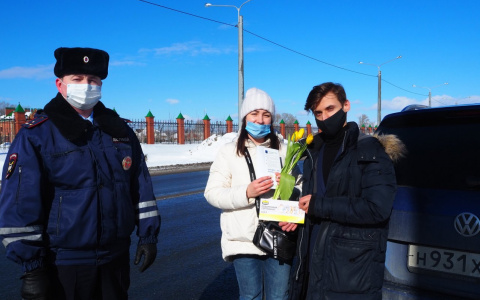 Йошкар-олинских автоледи на Вознесенской ждала праздничная "облава"