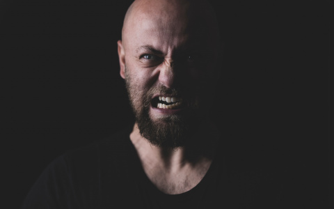 Девы злопамятны, а стрельцы наслаждаются гневом других — тест расскажет, какой знак зодиака самый злой