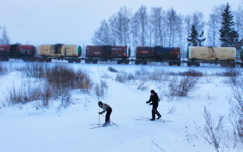 Стали известны подробности происшествия на железных путях, где поезд сбил подростка
