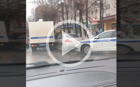 На улице Машиностроителей массовое ДТП спровоцировало длинные пробки