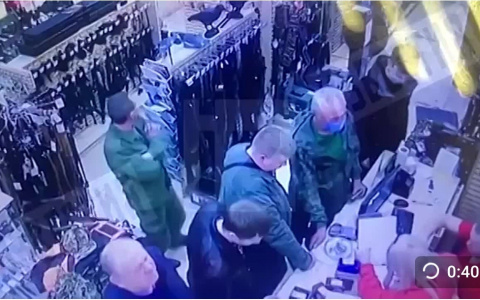 Силовики проверили йошкаролинский магазин оружия, который посещал «казанский стрелок»