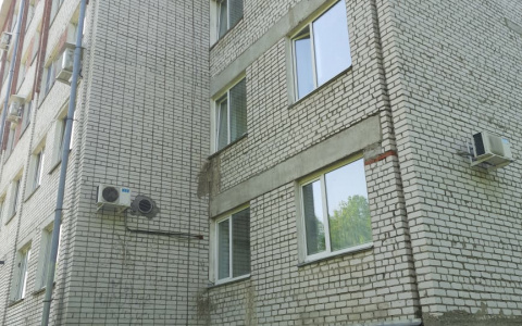 «Остались только тапочки»: появились подробности гибели йошкаролинки, выпавшей из окна больницы