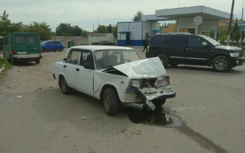 «Пассажира и водителя госпитализировали»: в Йошкар-Оле полицейские разбираются в утреннем ДТП на Садовой