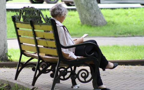 В Йошкар-Оле разыскивают женщину в красном халате, потерявшую память