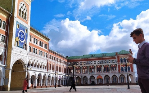 В Йошкар-Оле "ослик" с часами вновь вышел к горожанам