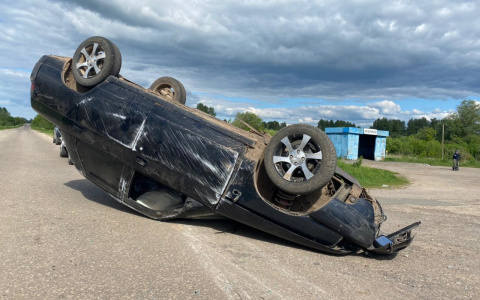 «Попал в ДТП и убежал»: в Марий Эл на крышу перевернулась «десятка»