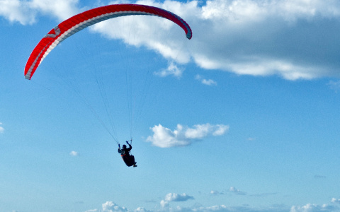 В Марий Эл после неудачного приземления парашютиста доставили в больницу
