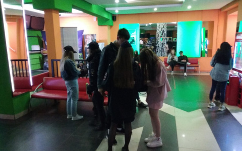 «Мам, приезжай в полицию с паспортом»: в Йошкар-Оле несовершеннолетних "ловили" поздно ночью