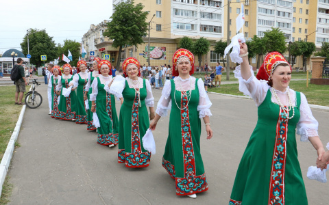 Квесты, виртуальные выставки и концерты: как пройдет День России в условиях пандемии