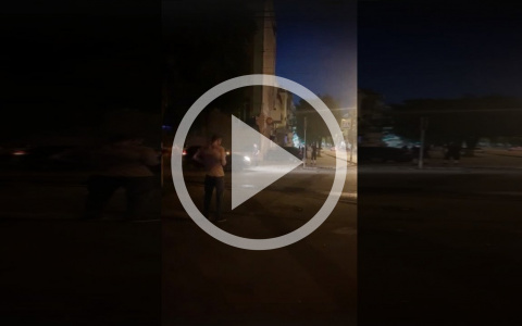 Поздно ночью неизвестный протаранил здание Главпочтамта в Йошкар-Оле