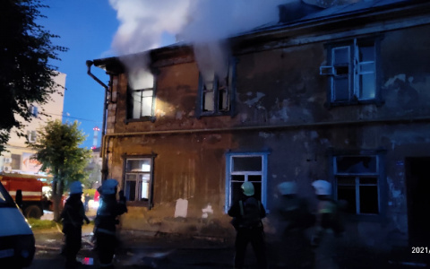 «Запах гари был еще примерно час»: на Рябинина в Йошкар-Оле вспыхнул двухэтажный дом