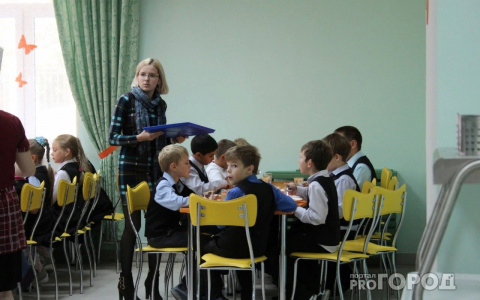 В Госдуме приняли закон о приоритетном зачислении в школу братьев и сестер