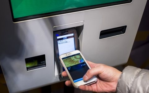 Житель Чувашии украл деньги у нового друга из Марий Эл, привязав к себе его карточку