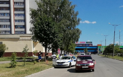 «Бежала с лимонадом и телефоном в руках»: 11-летняя йошкаролинка попала под колеса иномарки