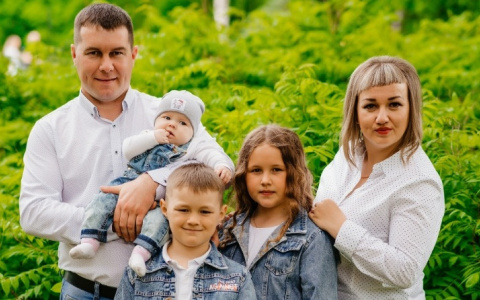 Йошкаролинцы выбрали самую очаровательную семью в конкурсе фото
