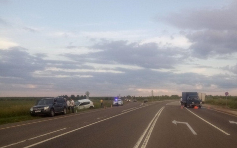 Мужчина пострадал от столкновения Газели и легковушки на трассе Марий Эл