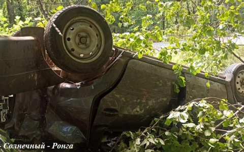 На трасе в Медведевском районе перевернулся автомобиль