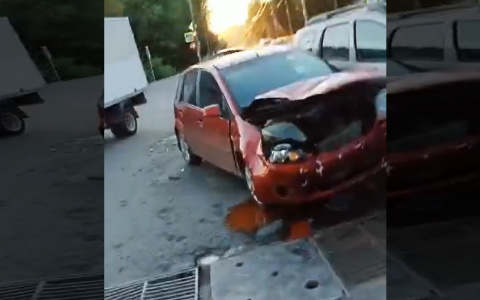 В Йошкар-Оле на перекрестке столкнулись две иномарки