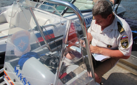 Более сотни владельцев водного транспорта получили штрафы