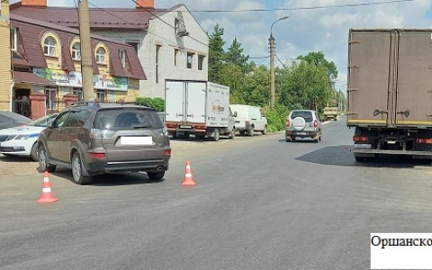 В Йошкар-Оле на одной из улиц внедорожник сбил пешехода