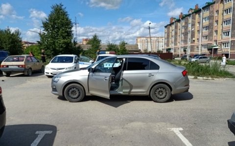 «Куда смотрела мать?:»: известны обстоятельства ДТП с полуторогодовалой девочкой в дворе Йошкар-Олы