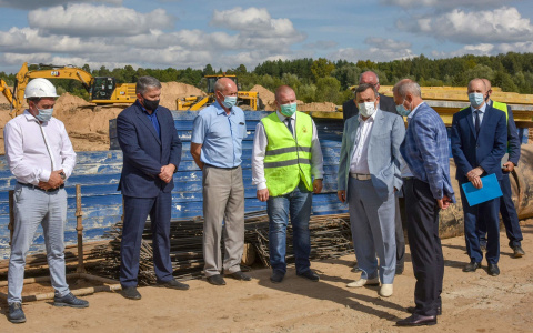 Глава республики поздравил строителей с профессиональным праздником