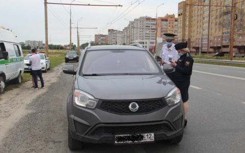 «Предъявите документы»: В Йошкар-Оле полицейские поймали должников на дорогах города