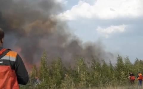 «Введен чрезвычайный режим!»: Пожар быстро распространяется по ближайшим населенным пунктам