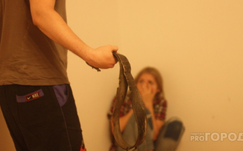 Житель Марий Эл почти год избивал и оскорблял свою родную дочь