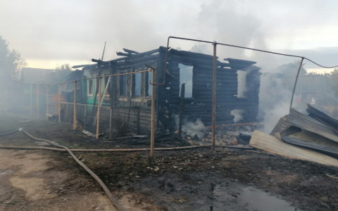 В Марий Эл разгорелся частный дом, внутри была женщина с ребенком