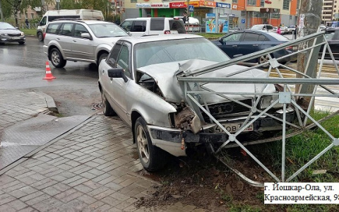 «Пытался уйти от столкновения»: известны подробности ДТП на Красноармейской в Йошкар-Оле с двумя пострадавшими детьми