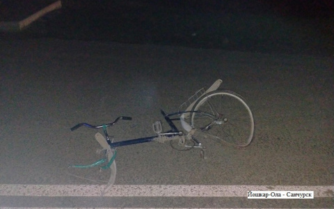 В пригороде Йошкар-Олы под колесами легковушки погиб велосипедист