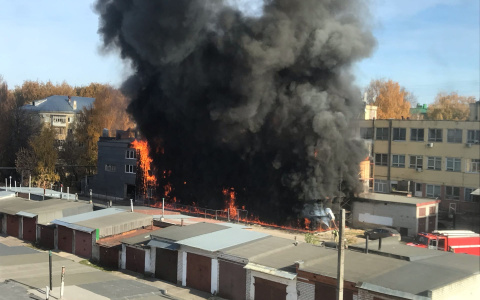 «А что в девятом горело?»: серьезный пожар произошел на Машиностроителей в Йошкар-Оле