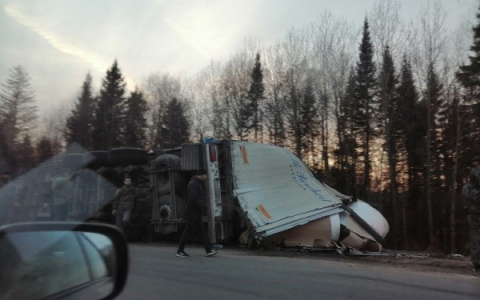 На Казанском тракте в Марий Эл перевернусь фура
