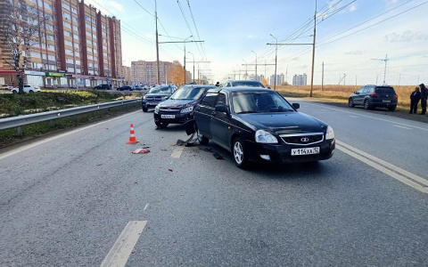 В массовом ДТП на окраине Йошкар-Олы пострадала пятилетняя девочка