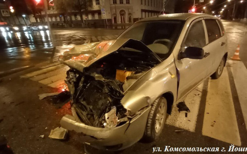 «Права получил меньше года назад»: в серьезном ДТП на Кремлёвской в Йошкар-Оле пострадала школьница