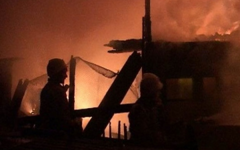 Более 20 человек тушили крупный пожар в Медведевском районе Марий Эл