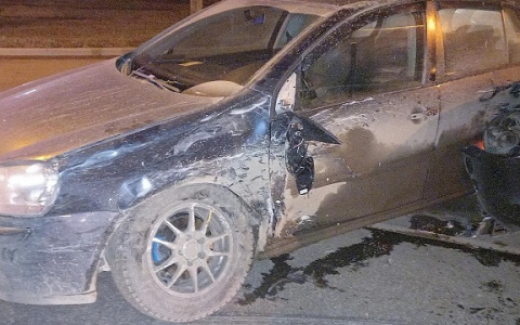 В Йошкар-Оле водитель фольксваген не уступил дорогу и спровоцировал ДТП