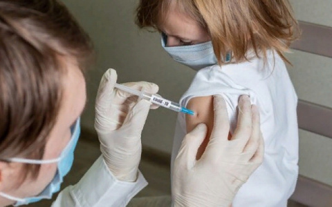 Росздравнадзор обязал сообщать об антипрививочниках в следственные органы