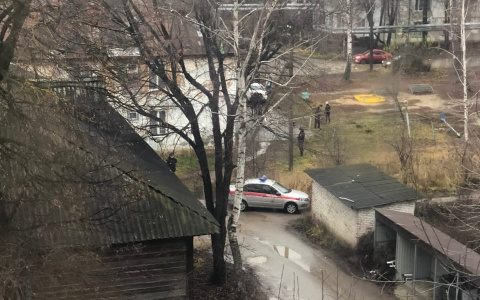 «Они хотят нас отравить!»: жильцы одного из домов в Йошкар-Оле проснулись с подъездом, полным ртути