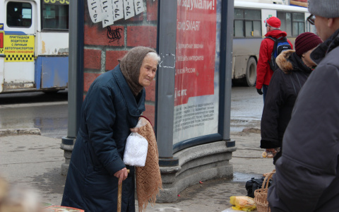 Российские пенсионеры ринулись делать прививки от COVID-19