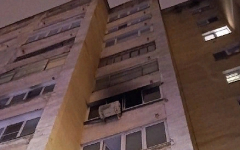 В центре Йошкар-Олы загорелась квартира, которую тушили 20 человек