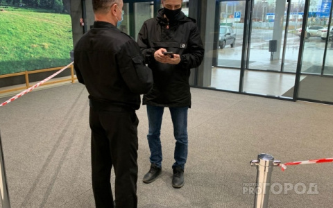 В Думу внесли законопроекты об использовании QR-кодов в общественных местах, самолетах и поездах