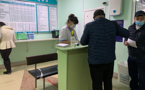 В России с 1 февраля в поезд и самолет пустят только с QR-кодом