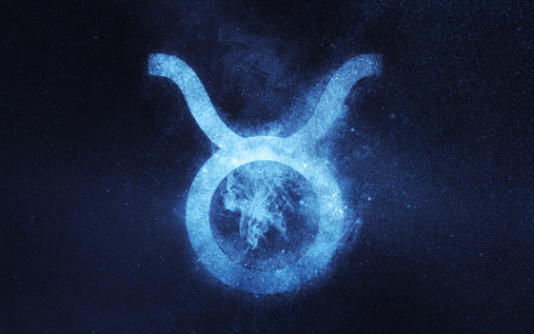 Львы сегодня будут расположены к поездкам, а Тельцам стоит начать развивать природные таланты