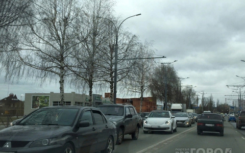 В Йошкар-Оле надолго сузили одну из главных транспортных артерий города