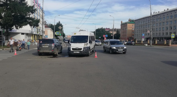 Появились подробности ДТП с «маршруткой» в Йошкар-Оле, которая пролетела на «желтый»