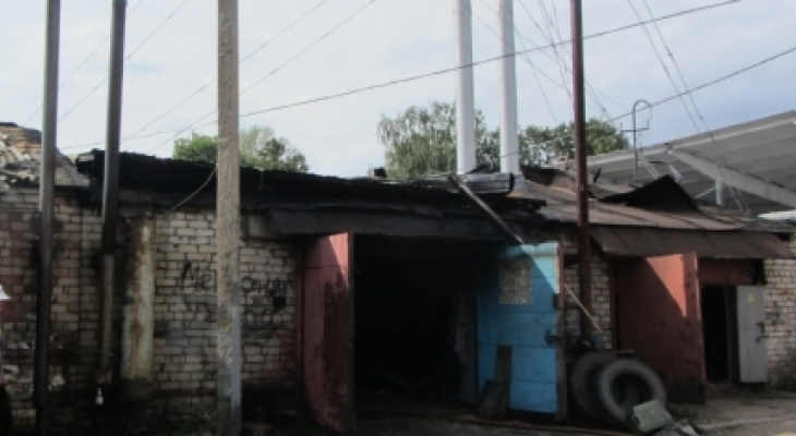 В Марий Эл пожарные спасли «Москвич» от огня